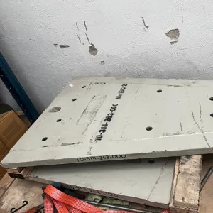 10314263000 CHEEK PLATES