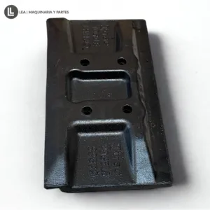 Track Shoe With Screws And Nuts | 2028019